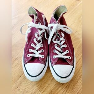 Women's size 8 Maroon Chuck Taylor All Star Converse Sneakers